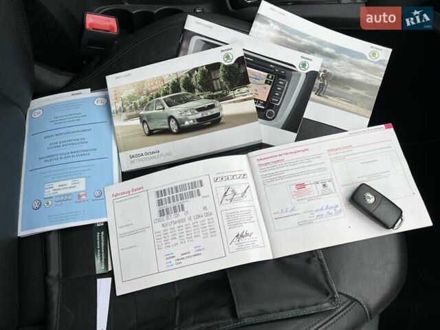 Синий Шкода Октавия, объемом двигателя 2 л и пробегом 204 тыс. км за 12100 $, фото 197 на Automoto.ua