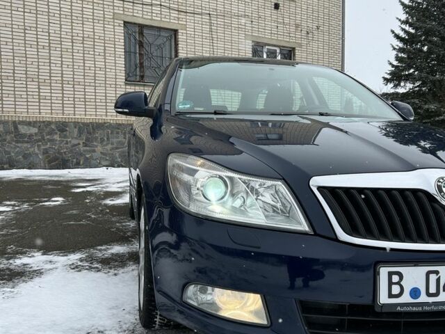 Синій Шкода Октавія, об'ємом двигуна 2 л та пробігом 260 тис. км за 8250 $, фото 2 на Automoto.ua