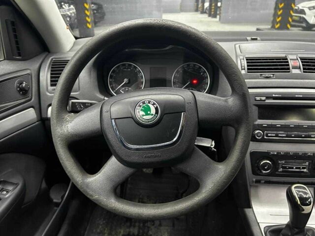 Синий Шкода Октавия, объемом двигателя 1.9 л и пробегом 217 тыс. км за 8300 $, фото 10 на Automoto.ua