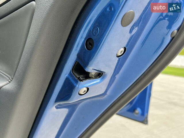 Синий Шкода Октавия, объемом двигателя 2 л и пробегом 204 тыс. км за 12650 $, фото 145 на Automoto.ua