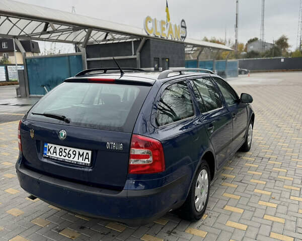 Синий Шкода Октавия, объемом двигателя 1.6 л и пробегом 258 тыс. км за 5600 $, фото 5 на Automoto.ua