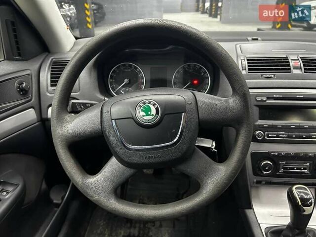 Синий Шкода Октавия, объемом двигателя 1.9 л и пробегом 217 тыс. км за 8300 $, фото 10 на Automoto.ua