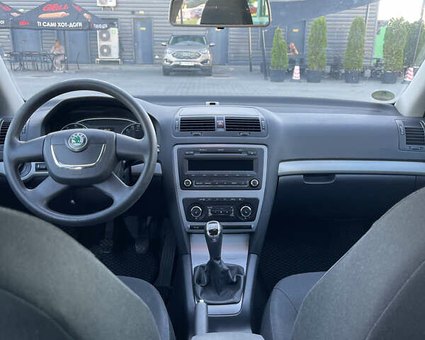 Синий Шкода Октавия, объемом двигателя 1.4 л и пробегом 265 тыс. км за 7950 $, фото 13 на Automoto.ua