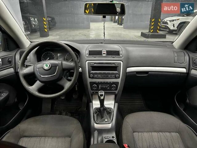 Синий Шкода Октавия, объемом двигателя 1.9 л и пробегом 217 тыс. км за 8300 $, фото 8 на Automoto.ua