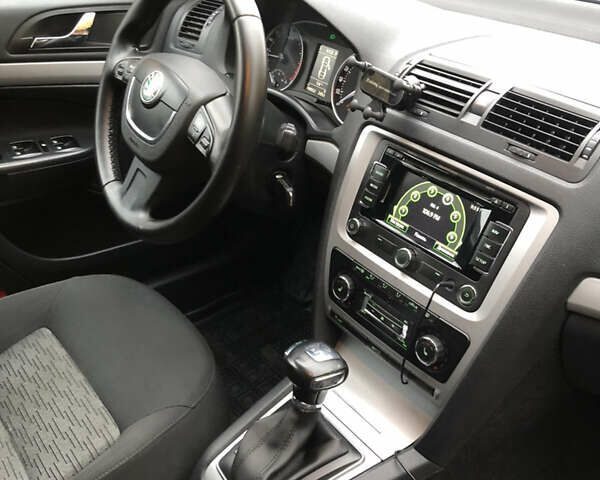 Синій Шкода Октавія, об'ємом двигуна 2 л та пробігом 299 тис. км за 9500 $, фото 17 на Automoto.ua