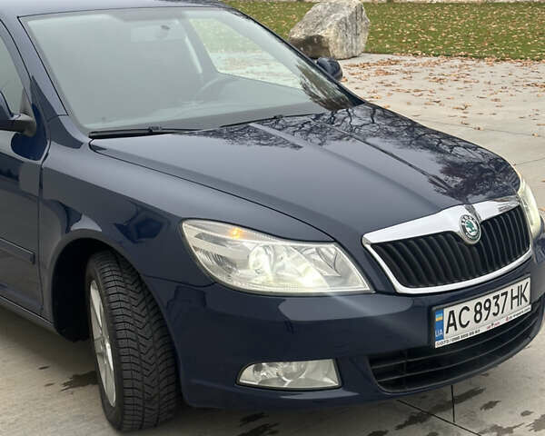 Синій Шкода Октавія, об'ємом двигуна 2 л та пробігом 299 тис. км за 9500 $, фото 1 на Automoto.ua