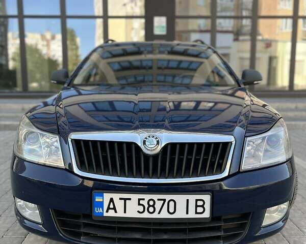 Синий Шкода Октавия, объемом двигателя 1.6 л и пробегом 231 тыс. км за 7800 $, фото 1 на Automoto.ua