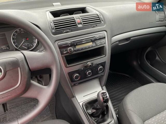 Синий Шкода Октавия, объемом двигателя 1.6 л и пробегом 194 тыс. км за 7900 $, фото 10 на Automoto.ua