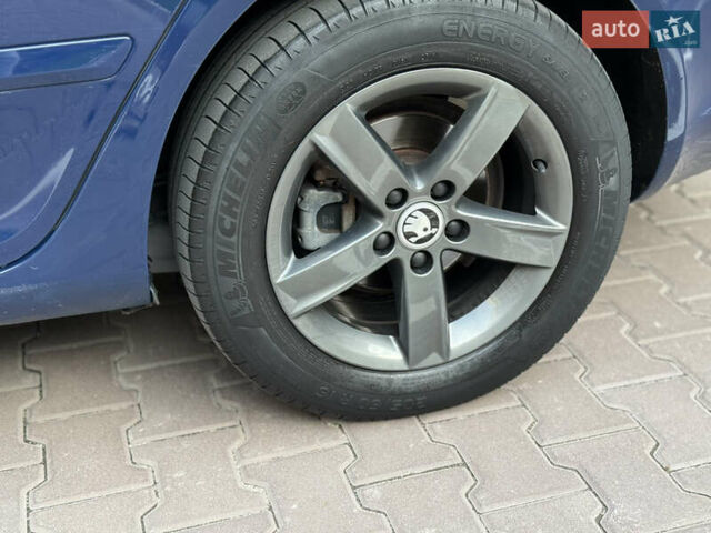 Синий Шкода Октавия, объемом двигателя 1.6 л и пробегом 265 тыс. км за 9100 $, фото 1 на Automoto.ua
