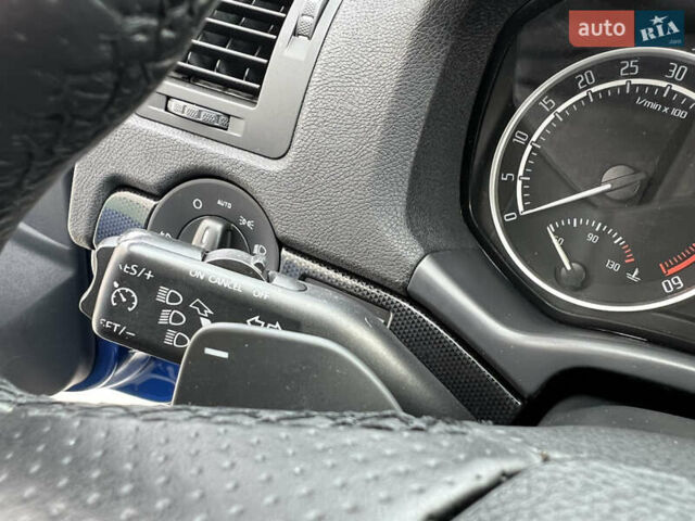 Синий Шкода Октавия, объемом двигателя 2 л и пробегом 204 тыс. км за 12650 $, фото 92 на Automoto.ua