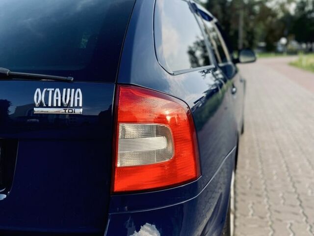 Синій Шкода Октавія, об'ємом двигуна 1.6 л та пробігом 281 тис. км за 8000 $, фото 8 на Automoto.ua