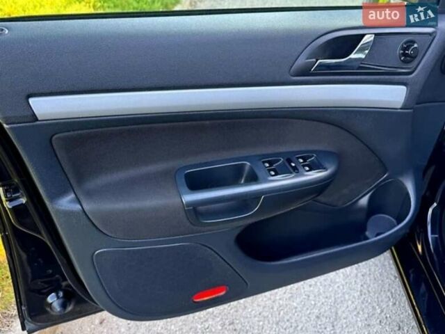 Синій Шкода Октавія, об'ємом двигуна 1.2 л та пробігом 247 тис. км за 2999 $, фото 21 на Automoto.ua