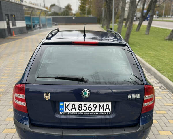 Синий Шкода Октавия, объемом двигателя 1.6 л и пробегом 258 тыс. км за 5600 $, фото 4 на Automoto.ua