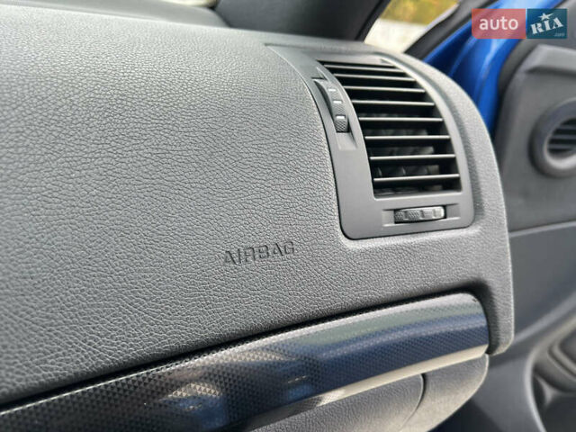 Синий Шкода Октавия, объемом двигателя 2 л и пробегом 204 тыс. км за 12650 $, фото 97 на Automoto.ua