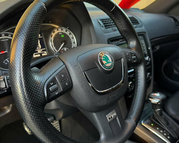 Синій Шкода Октавія, об'ємом двигуна 2 л та пробігом 204 тис. км за 12499 $, фото 44 на Automoto.ua