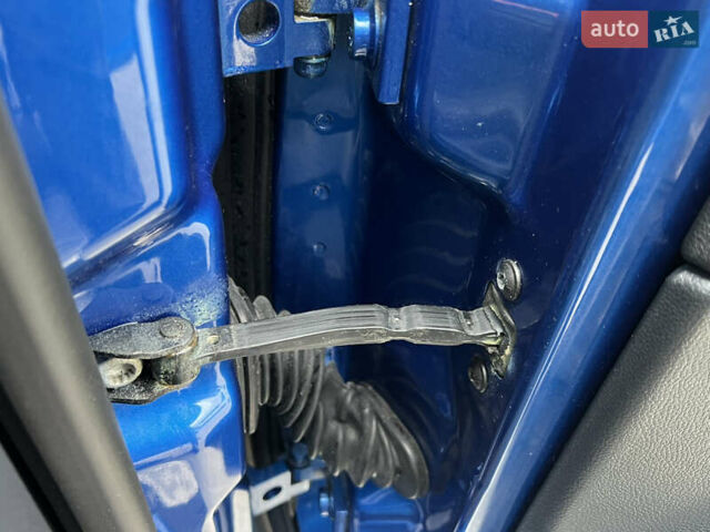 Синий Шкода Октавия, объемом двигателя 2 л и пробегом 204 тыс. км за 12650 $, фото 140 на Automoto.ua