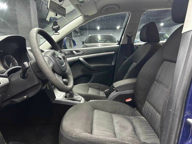 Синий Шкода Октавия, объемом двигателя 1.9 л и пробегом 217 тыс. км за 8300 $, фото 7 на Automoto.ua