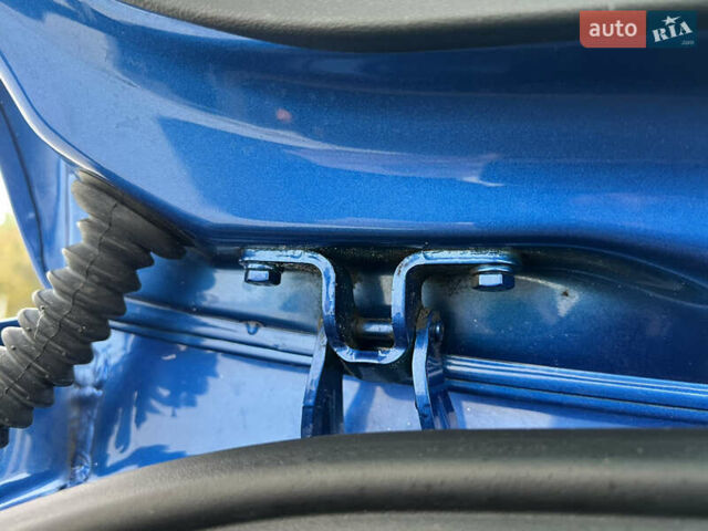 Синий Шкода Октавия, объемом двигателя 2 л и пробегом 204 тыс. км за 12650 $, фото 147 на Automoto.ua