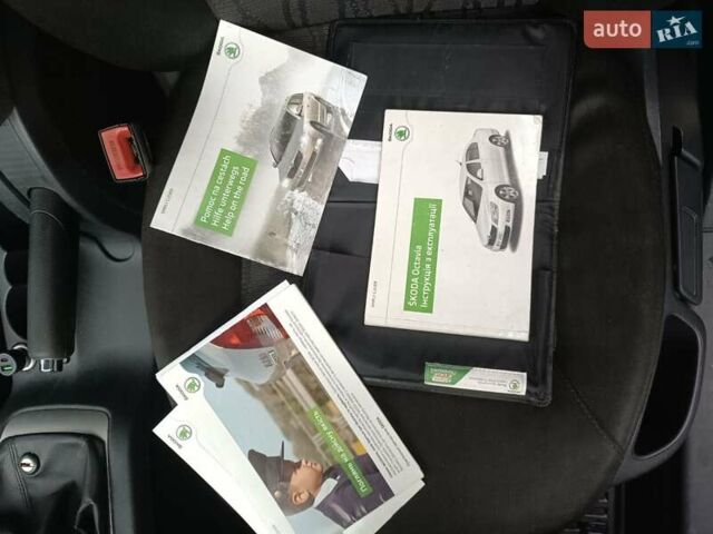 Синий Шкода Октавия, объемом двигателя 1.9 л и пробегом 215 тыс. км за 7500 $, фото 18 на Automoto.ua