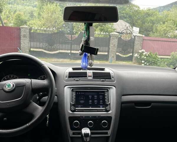 Синій Шкода Октавія, об'ємом двигуна 1.97 л та пробігом 225 тис. км за 7400 $, фото 3 на Automoto.ua