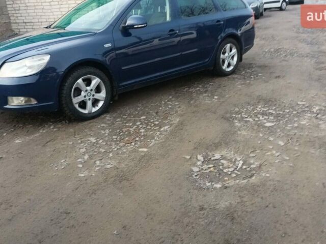Синий Шкода Октавия, объемом двигателя 2 л и пробегом 350 тыс. км за 7000 $, фото 1 на Automoto.ua