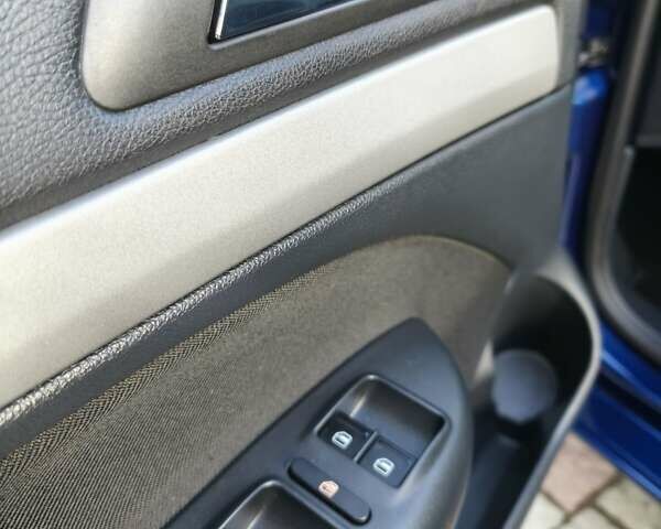 Синий Шкода Октавия, объемом двигателя 2 л и пробегом 217 тыс. км за 11250 $, фото 50 на Automoto.ua