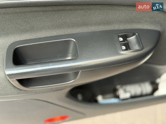 Синий Шкода Октавия, объемом двигателя 1.6 л и пробегом 265 тыс. км за 9100 $, фото 9 на Automoto.ua