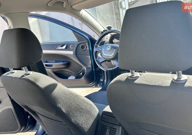 Синий Шкода Октавия, объемом двигателя 1.6 л и пробегом 277 тыс. км за 8200 $, фото 42 на Automoto.ua