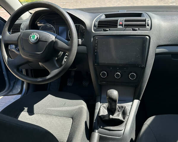 Синий Шкода Октавия, объемом двигателя 1.39 л и пробегом 246 тыс. км за 6500 $, фото 9 на Automoto.ua