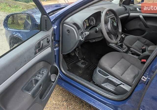 Синий Шкода Октавия, объемом двигателя 1.9 л и пробегом 215 тыс. км за 7500 $, фото 5 на Automoto.ua