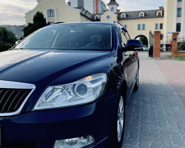 Синий Шкода Октавия, объемом двигателя 1.6 л и пробегом 280 тыс. км за 8100 $, фото 2 на Automoto.ua