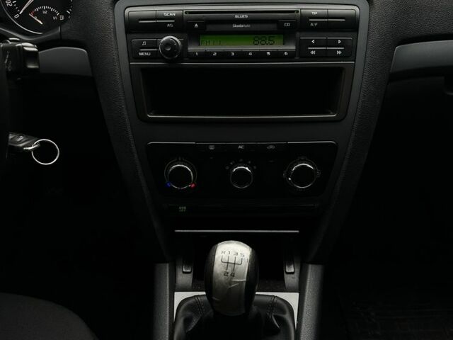 Синій Шкода Октавія, об'ємом двигуна 1.6 л та пробігом 320 тис. км за 6300 $, фото 8 на Automoto.ua