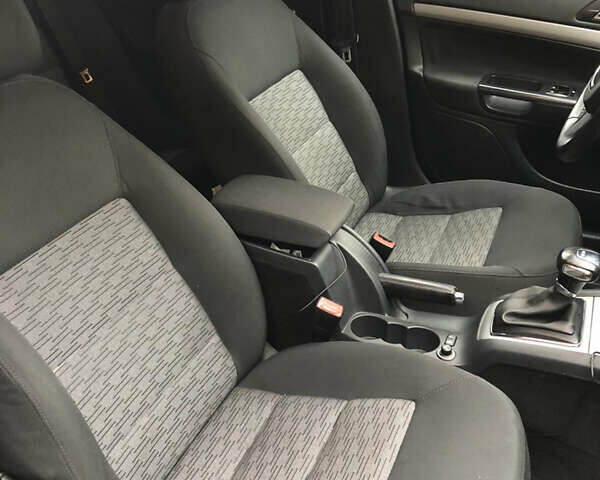 Синій Шкода Октавія, об'ємом двигуна 2 л та пробігом 299 тис. км за 9500 $, фото 16 на Automoto.ua