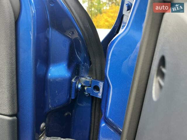 Синий Шкода Октавия, объемом двигателя 2 л и пробегом 204 тыс. км за 12650 $, фото 158 на Automoto.ua