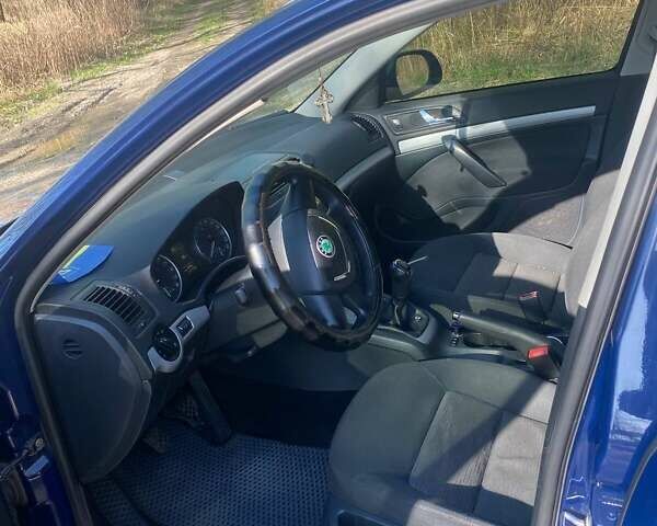 Синій Шкода Октавія, об'ємом двигуна 1.6 л та пробігом 314 тис. км за 7850 $, фото 5 на Automoto.ua