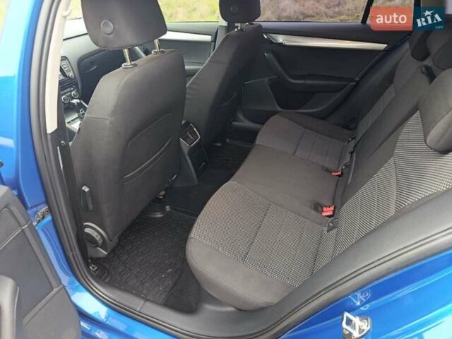 Синій Шкода Октавія, об'ємом двигуна 1.6 л та пробігом 220 тис. км за 10300 $, фото 11 на Automoto.ua