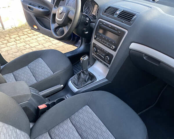 Шкода Октавия 2013 в Костополе на Automoto.ua Синий Шкода Октавия, объемом двигателя 1.6 л и пробегом 187 тыс. км за 9900 $, фото 8 на Automoto.ua