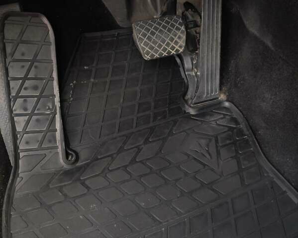 Синий Шкода Октавия, объемом двигателя 1.97 л и пробегом 212 тыс. км за 10700 $, фото 21 на Automoto.ua
