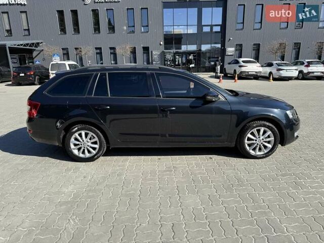 Синий Шкода Октавия, объемом двигателя 1.97 л и пробегом 301 тыс. км за 9900 $, фото 3 на Automoto.ua