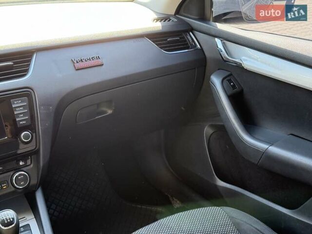 Синий Шкода Октавия, объемом двигателя 1.97 л и пробегом 301 тыс. км за 9900 $, фото 11 на Automoto.ua