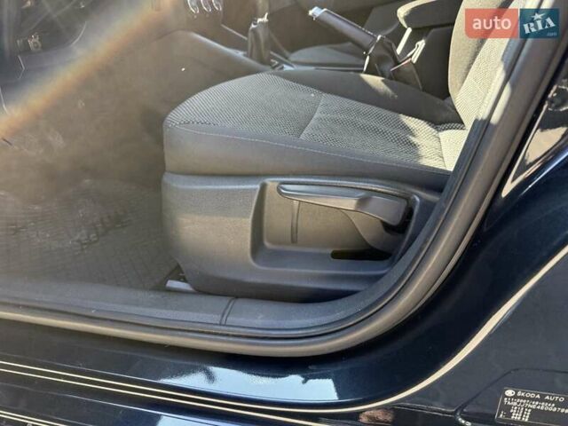 Синий Шкода Октавия, объемом двигателя 1.97 л и пробегом 301 тыс. км за 9900 $, фото 10 на Automoto.ua