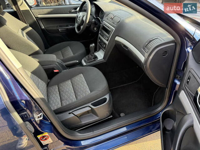 Синий Шкода Октавия, объемом двигателя 1.6 л и пробегом 187 тыс. км за 8500 $, фото 20 на Automoto.ua