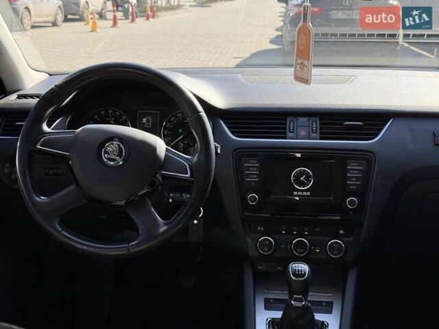 Синий Шкода Октавия, объемом двигателя 1.97 л и пробегом 301 тыс. км за 9900 $, фото 13 на Automoto.ua