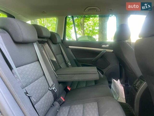 Синий Шкода Октавия, объемом двигателя 2 л и пробегом 265 тыс. км за 8790 $, фото 19 на Automoto.ua