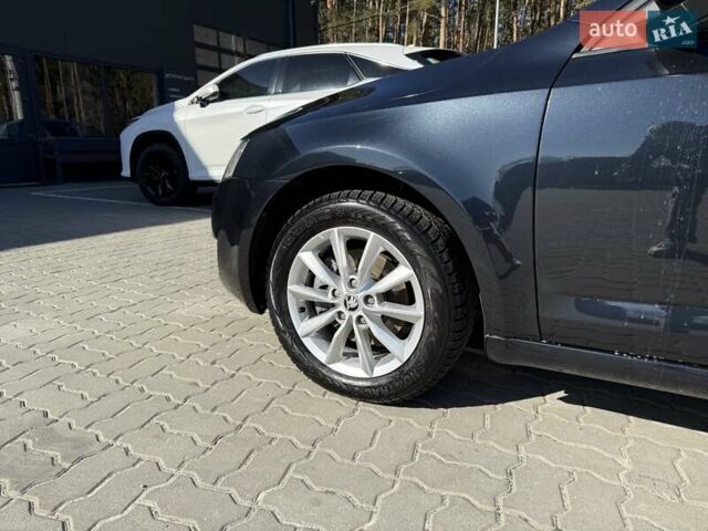 Синий Шкода Октавия, объемом двигателя 1.97 л и пробегом 301 тыс. км за 9900 $, фото 1 на Automoto.ua