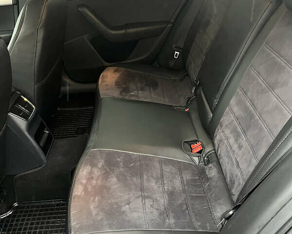 Синій Шкода Октавія, об'ємом двигуна 1.6 л та пробігом 230 тис. км за 8700 $, фото 5 на Automoto.ua