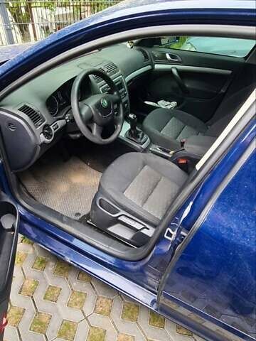 Синий Шкода Октавия, объемом двигателя 1.6 л и пробегом 284 тыс. км за 9300 $, фото 3 на Automoto.ua