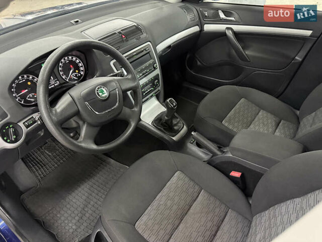 Синій Шкода Октавія, об'ємом двигуна 1.6 л та пробігом 187 тис. км за 8499 $, фото 32 на Automoto.ua