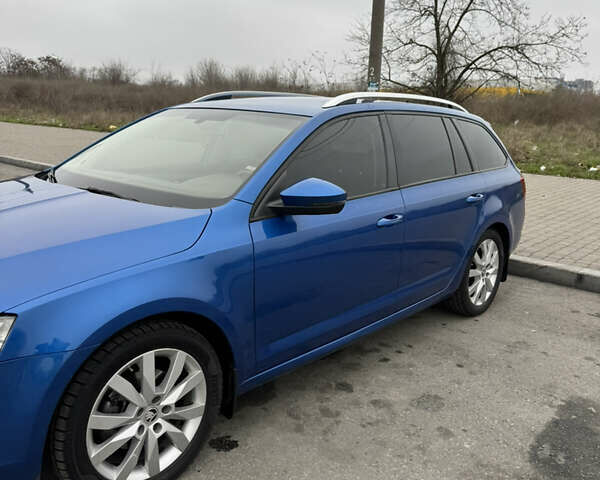 Синий Шкода Октавия, объемом двигателя 1.6 л и пробегом 299 тыс. км за 9999 $, фото 5 на Automoto.ua