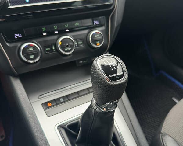 Синий Шкода Октавия, объемом двигателя 1.6 л и пробегом 299 тыс. км за 9999 $, фото 29 на Automoto.ua